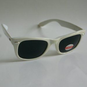 NWT True Vintage off white Wayfair style smoke lens Sunglasses (made in Japan)